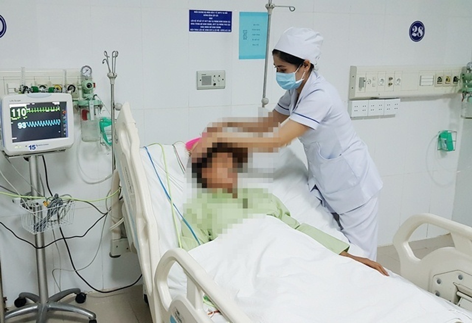 Cứu sống một sản phụ thuyên tắc ối mạch phổi hiếm gặp đã chết lâm sàng - 1