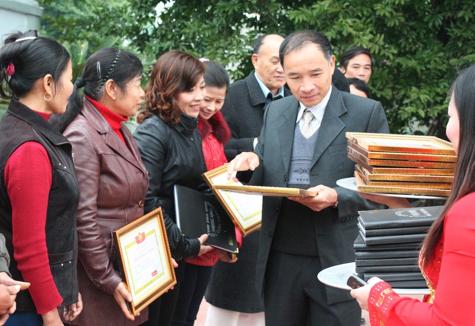 khuyen hoc 1.jpg khuyen hoc 1.jpg