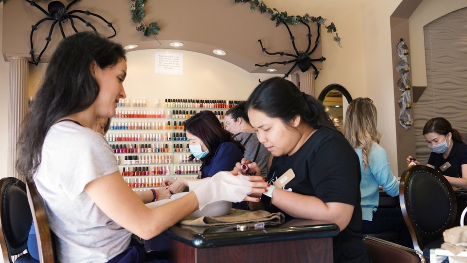 Ông chủ gốc Việt và bí mật đằng sau thành công của tiệm nail đón 10.000 khách mỗi tháng - 3 Ông chủ gốc Việt và bí mật đằng sau thành công của tiệm nail đón 10.000 khách mỗi tháng - 3