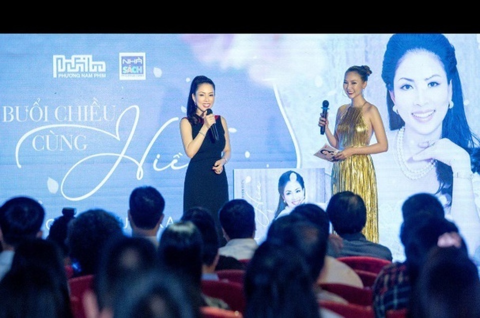 Thưởng nhạc trữ tình trong không gian trang trọng tại Buổi chiều cùng Hiền - 4 Thưởng nhạc trữ tình trong không gian trang trọng tại Buổi chiều cùng Hiền - 4