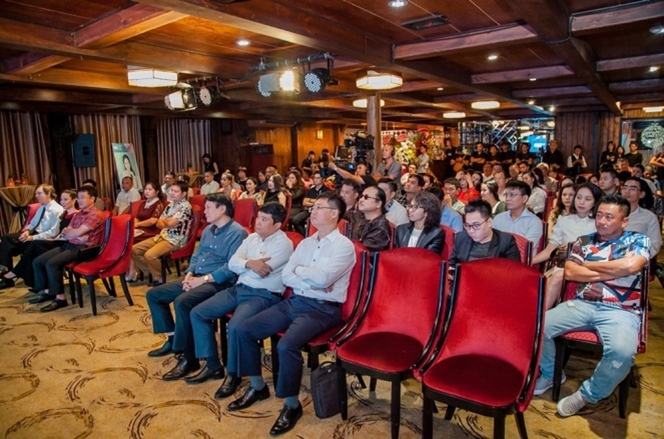 Thưởng nhạc trữ tình trong không gian trang trọng tại Buổi chiều cùng Hiền - 5 Thưởng nhạc trữ tình trong không gian trang trọng tại Buổi chiều cùng Hiền - 5