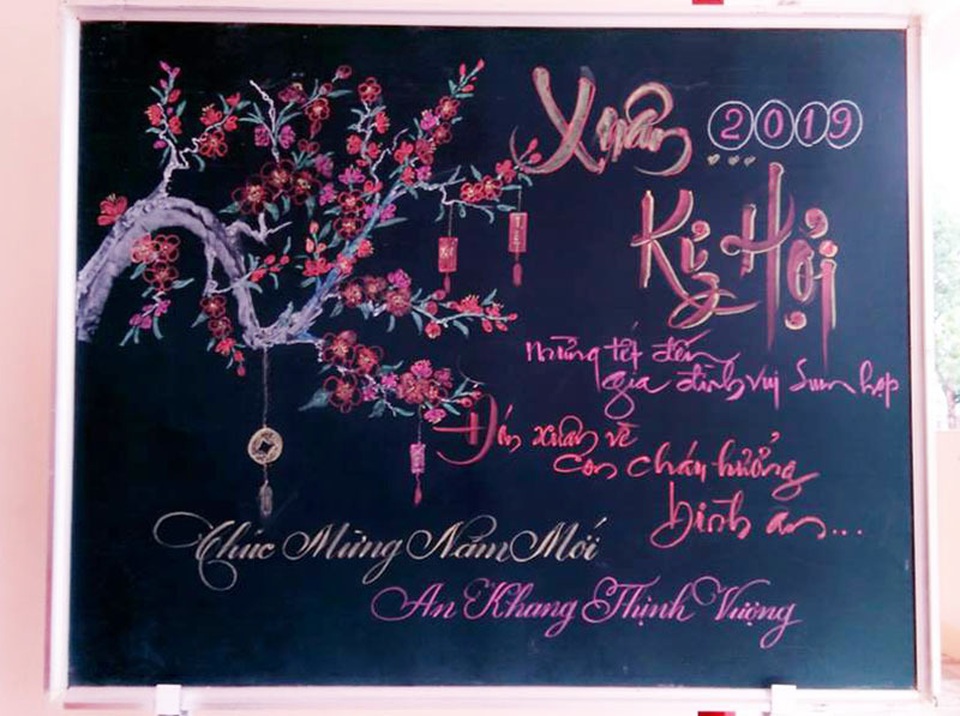 Thầy giáo trường làng thổi hồn Tết vào những tấm bảng - 4 Thầy giáo trường làng thổi hồn Tết vào những tấm bảng - 4