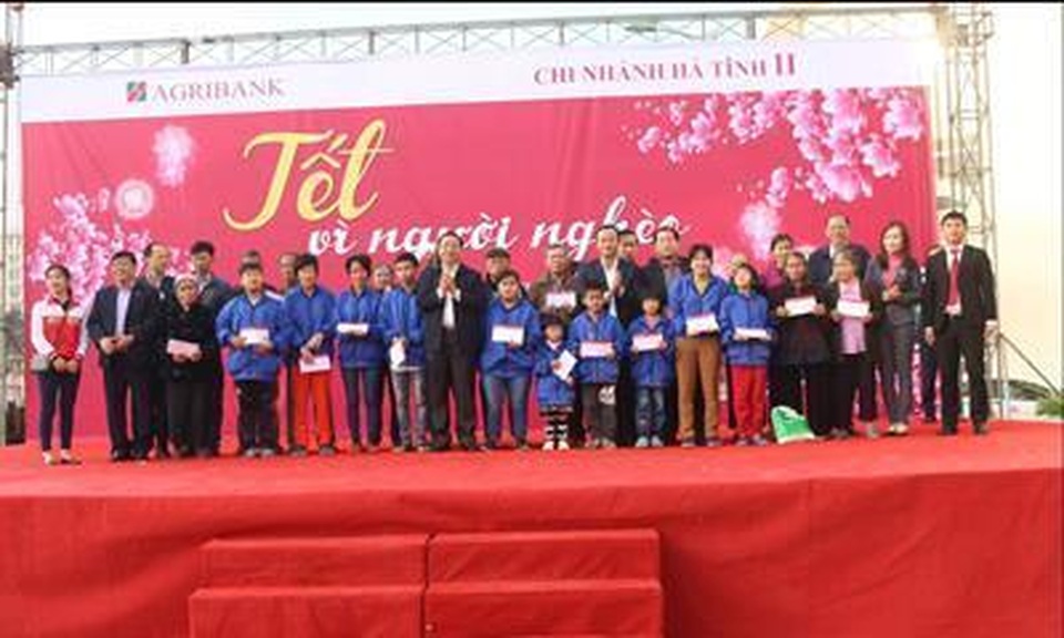 Agribank Ha tinh II_tet vi ng ngheo.jpg Agribank Ha tinh II_tet vi ng ngheo.jpg