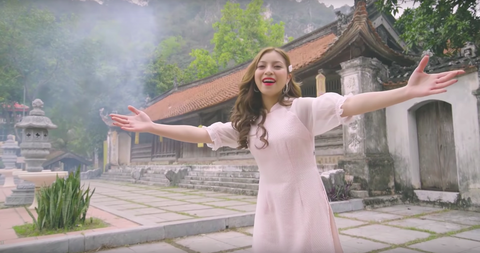 Bạn gái cầu thủ Quang Hải đóng hài tết cùng dàn diễn viên “Quỳnh búp bê” - 2 Bạn gái cầu thủ Quang Hải đóng hài tết cùng dàn diễn viên “Quỳnh búp bê” - 2