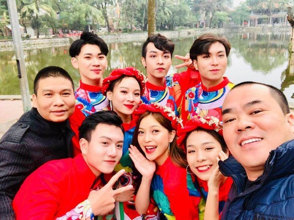 Bạn gái cầu thủ Quang Hải đóng hài tết cùng dàn diễn viên “Quỳnh búp bê” - 1 Bạn gái cầu thủ Quang Hải đóng hài tết cùng dàn diễn viên “Quỳnh búp bê” - 1