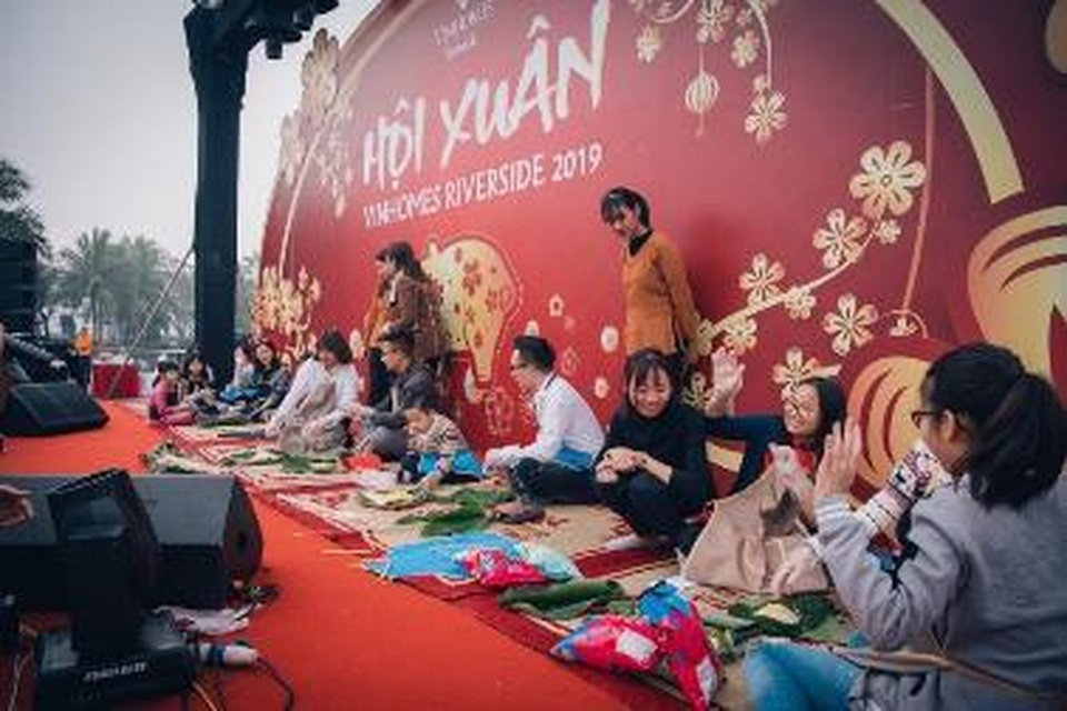 Mai đào khoe sắc rực rỡ khắp các khu đô thị Vinhomes - 1 Mai đào khoe sắc rực rỡ khắp các khu đô thị Vinhomes - 1