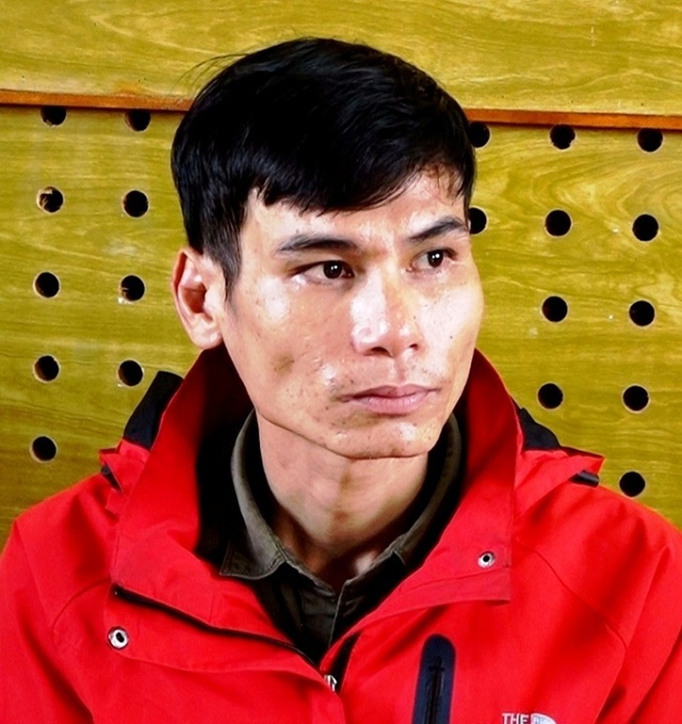 Không đòi được tiền, kẻ cho vay nặng lãi dùng xích sắt nhốt con nợ - 1 Không đòi được tiền, kẻ cho vay nặng lãi dùng xích sắt nhốt con nợ - 1