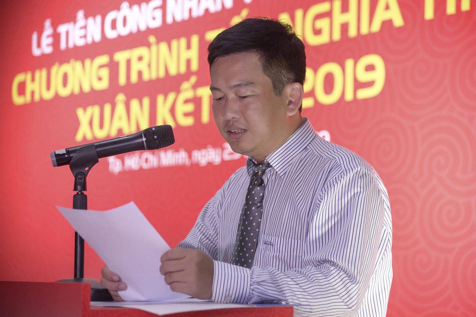 Chuyến tàu đêm đưa 1.200 công nhân nghèo về quê ăn Tết - 7