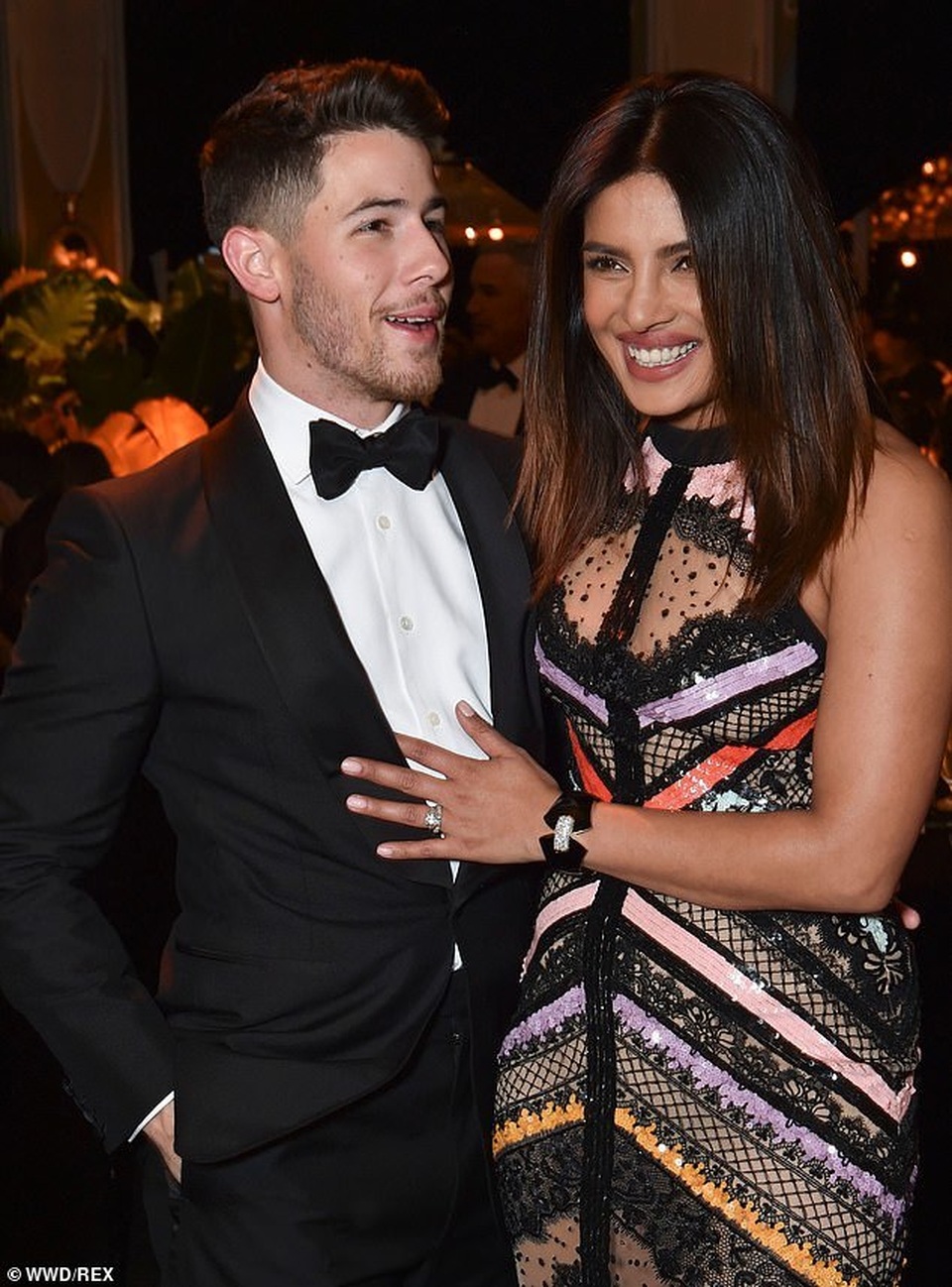 Hình ảnh ngọt ngào của Priyanka Chopra bên chồng kém 10 tuổi - 3 Hình ảnh ngọt ngào của Priyanka Chopra bên chồng kém 10 tuổi - 3