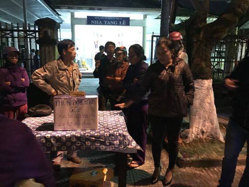 Ô tô lao xuống sông Hoài Hội An Ô tô lao xuống sông Hoài Hội An