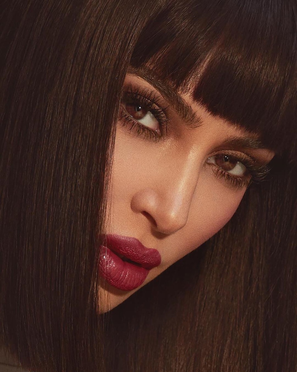 Kim Kardashian gợi cảm với son đỏ - 3 Kim Kardashian gợi cảm với son đỏ - 3