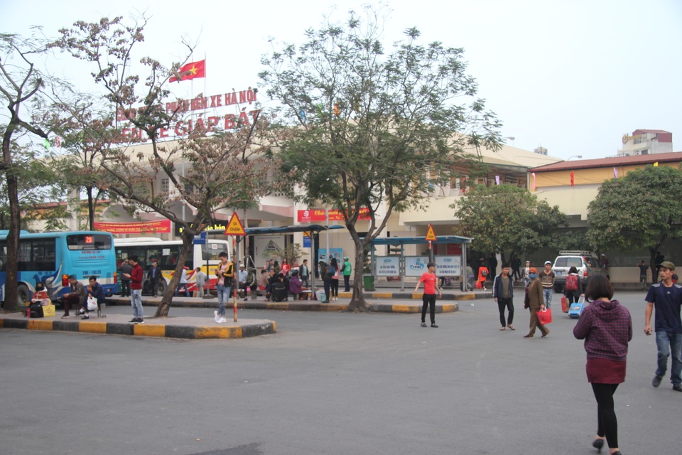 6.ben xe giap bat.JPG 6.ben xe giap bat.JPG