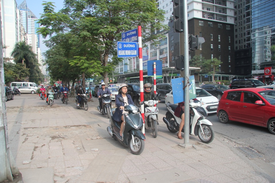 9.giao thong ha noi.JPG 9.giao thong ha noi.JPG