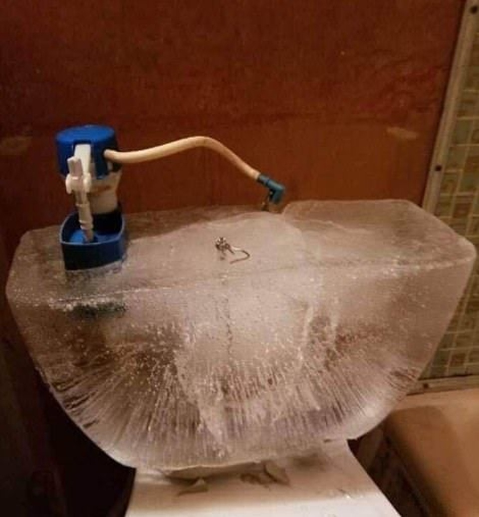 Mỹ: Tóc người dựng đứng, toilet vỡ tung trong giá rét -41 độ C - 1 Mỹ: Tóc người dựng đứng, toilet vỡ tung trong giá rét -41 độ C - 1