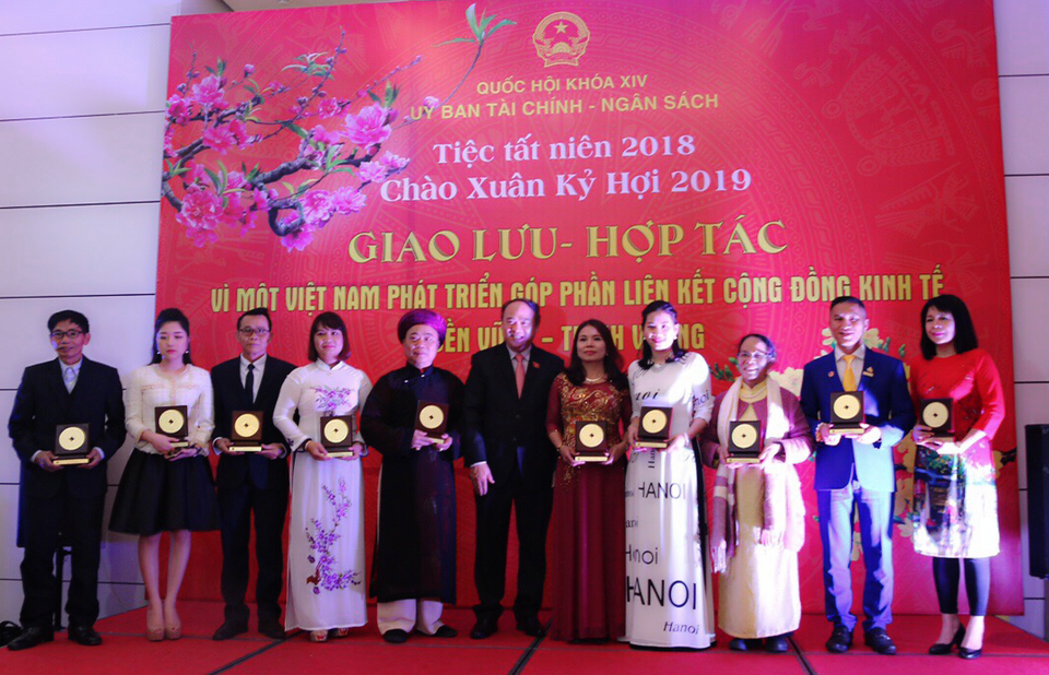 Tập đoàn Hoàng Gia khó khăn là động lực để bứt phá thành công - 5 Tập đoàn Hoàng Gia khó khăn là động lực để bứt phá thành công - 5