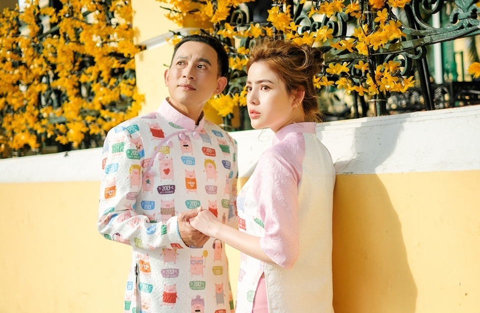 Huu Tien va con gai0.JPG Huu Tien va con gai0.JPG