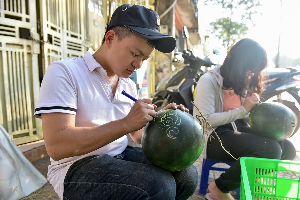Dịch vụ làm đẹp dưa hấu kiếm tiền triệu ở Hà Nội - 4 Dịch vụ làm đẹp dưa hấu kiếm tiền triệu ở Hà Nội - 4