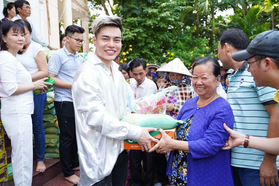 Lê Dương Bảo Lâm (3).JPG Lê Dương Bảo Lâm (3).JPG