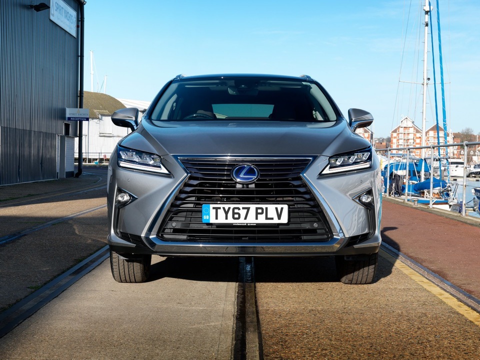 Lexus xác nhận sẽ làm SUV tính năng vận hành cao - 1 Lexus xác nhận sẽ làm SUV tính năng vận hành cao - 1