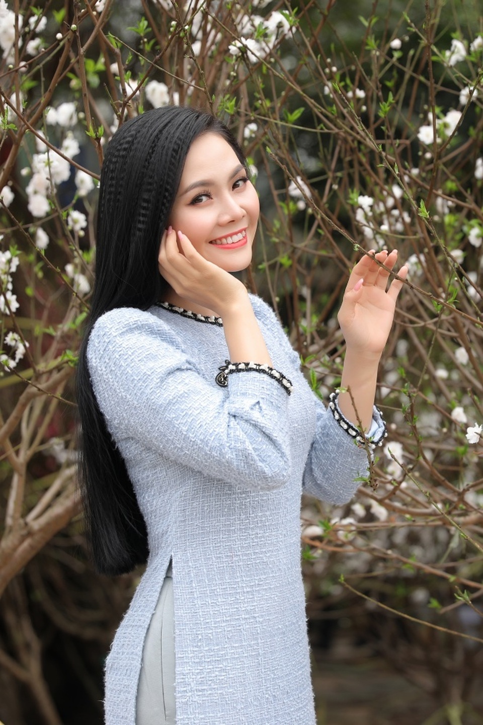 Cùng Sao mai Lương Nguyệt Anh ngắm bạch đào quý hiếm đắt gấp 10 lần đào thường - 4 Cùng Sao mai Lương Nguyệt Anh ngắm bạch đào quý hiếm đắt gấp 10 lần đào thường - 4