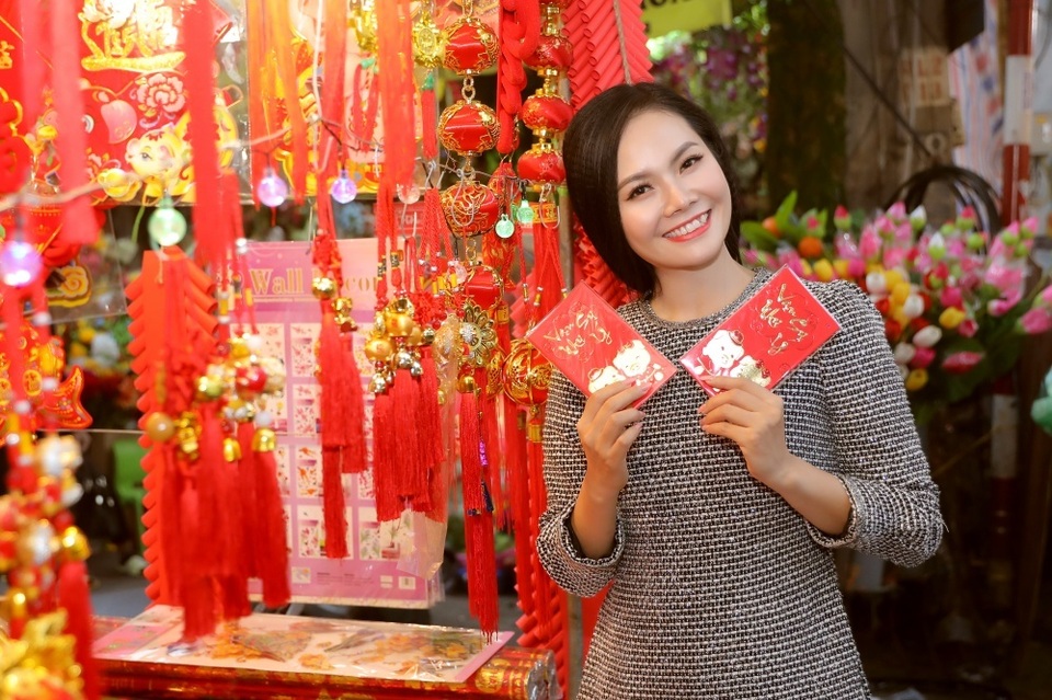 Cùng Sao mai Lương Nguyệt Anh ngắm bạch đào quý hiếm đắt gấp 10 lần đào thường - 11 Cùng Sao mai Lương Nguyệt Anh ngắm bạch đào quý hiếm đắt gấp 10 lần đào thường - 11
