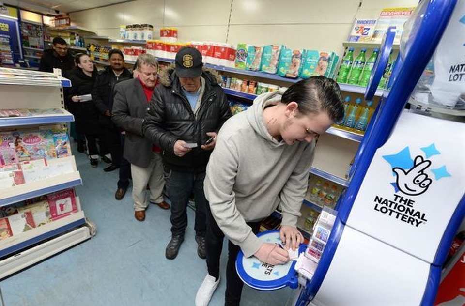 Người tiêu dùng hưởng lợi ích gì từ mô hình bán xổ số trong cửa hàng tiện lợi - 1