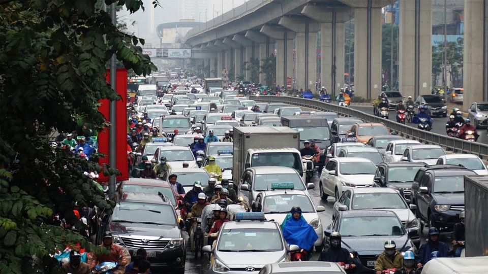 Đường phố Hà Nội ùn tắc kinh hoàng trong ngày 27 Tết - 5 Đường phố Hà Nội ùn tắc kinh hoàng trong ngày 27 Tết - 5