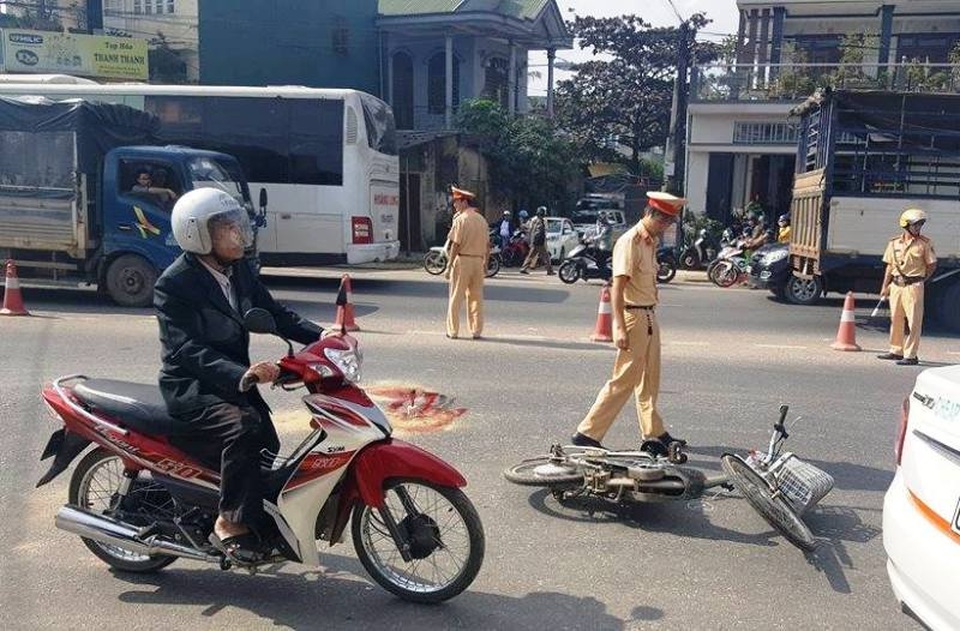 tai nan giao thong 1.jpg tai nan giao thong 1.jpg