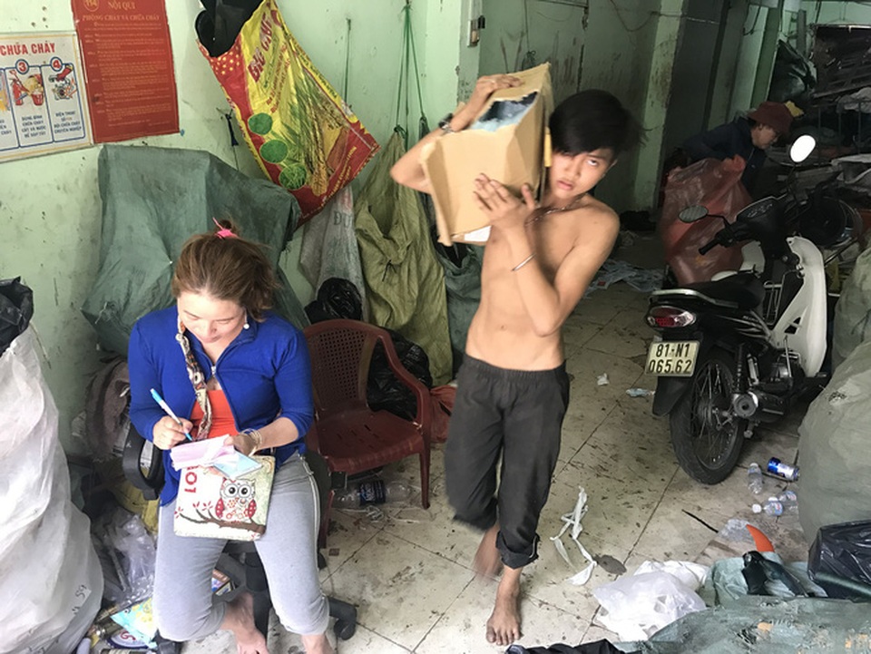 Triệu phú ve chai: Ngày ấy, bây giờ - 3 Triệu phú ve chai: Ngày ấy, bây giờ - 3