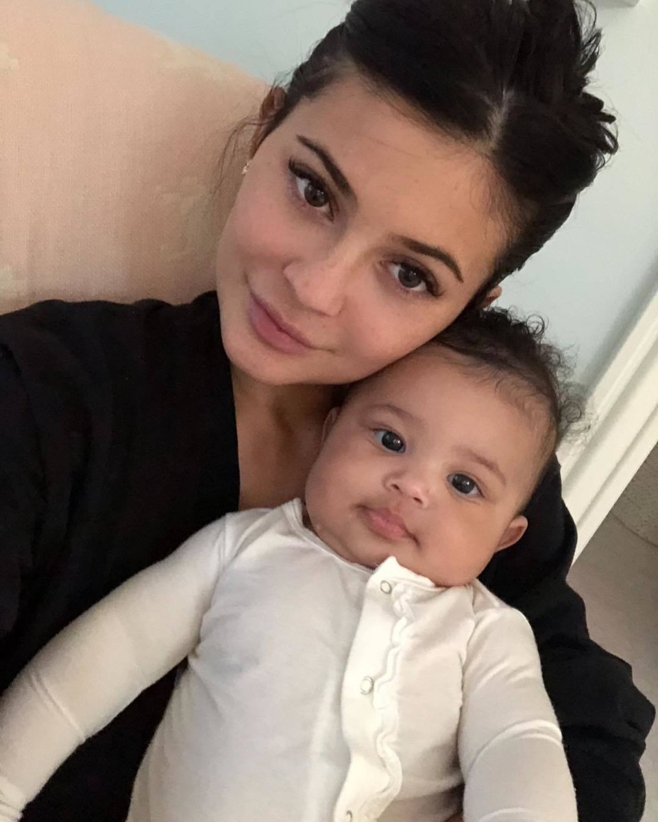Những hình ảnh đáng yêu của con gái Kylie Jenner - 1 Những hình ảnh đáng yêu của con gái Kylie Jenner - 1