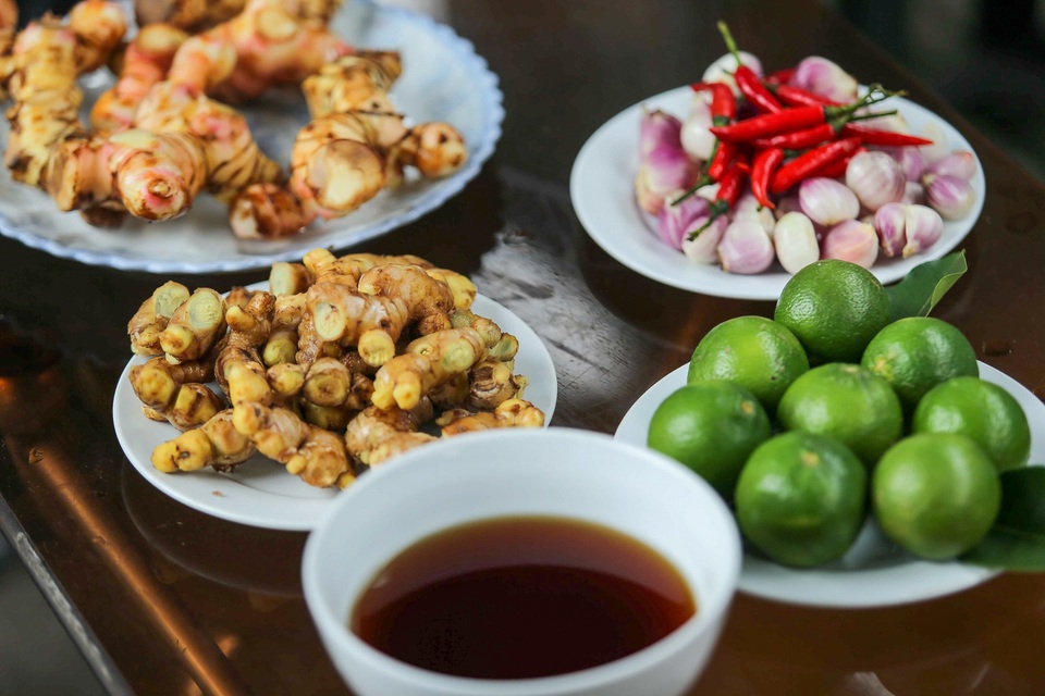 Làng Vũ Đại đỏ lửa xuyên đêm kho cá trong dịp cận Tết - 2 Làng Vũ Đại đỏ lửa xuyên đêm kho cá trong dịp cận Tết - 2