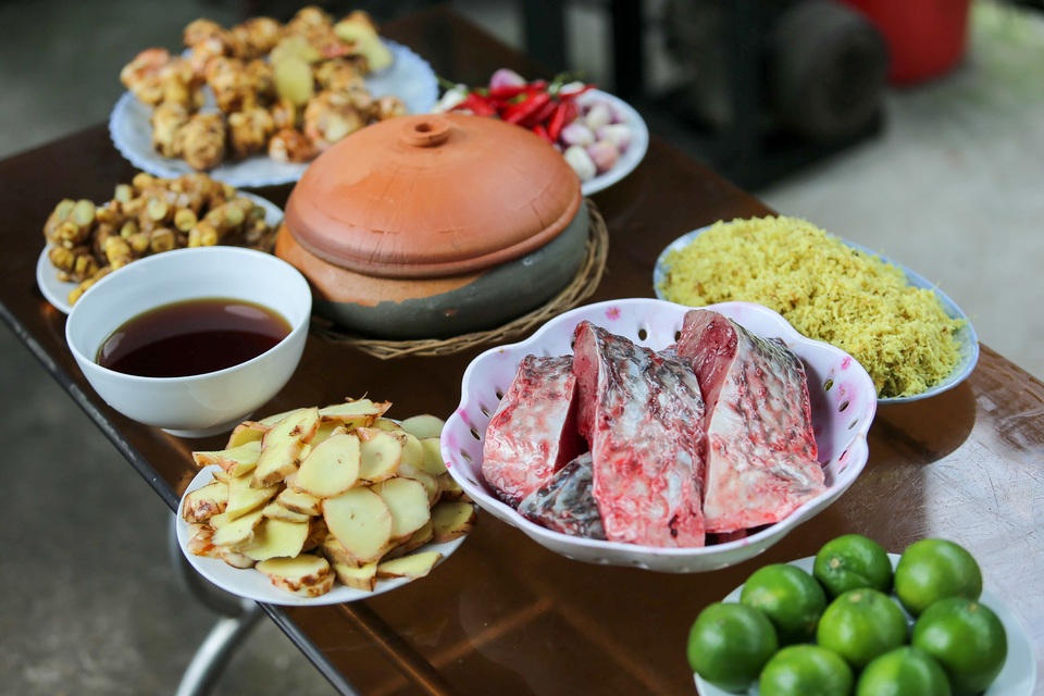 Làng Vũ Đại đỏ lửa xuyên đêm kho cá trong dịp cận Tết - 3 Làng Vũ Đại đỏ lửa xuyên đêm kho cá trong dịp cận Tết - 3