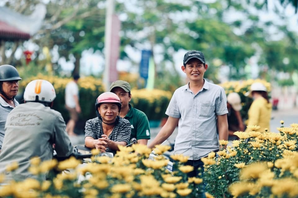 Người dân Quảng Trị hối hả mang hương Tết về nhà - 1 Người dân Quảng Trị hối hả mang hương Tết về nhà - 1