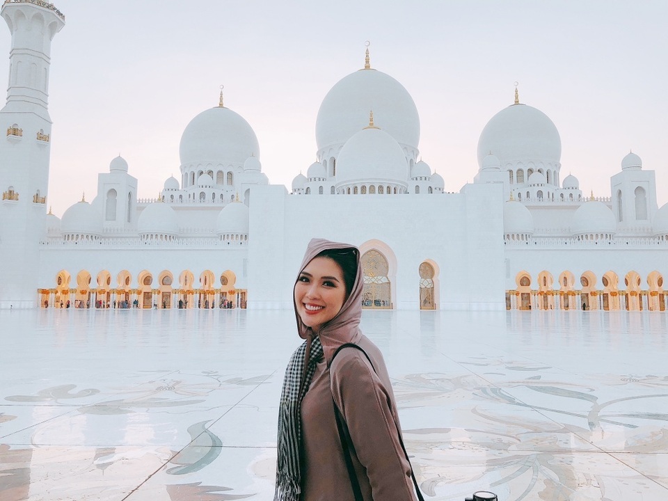 Hoa hậu Tường Linh gây choáng với bộ ảnh mỗi tháng đi du lịch một nước  - 13  Hoa hậu Tường Linh gây choáng với bộ ảnh mỗi tháng đi du lịch một nước  - 13