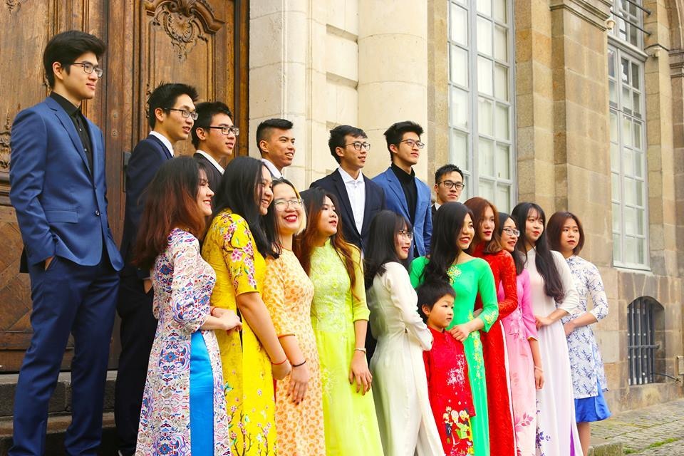 Giao thừa hướng về quê hương của các du học sinh Việt trên thế giới - 12 Giao thừa hướng về quê hương của các du học sinh Việt trên thế giới - 12