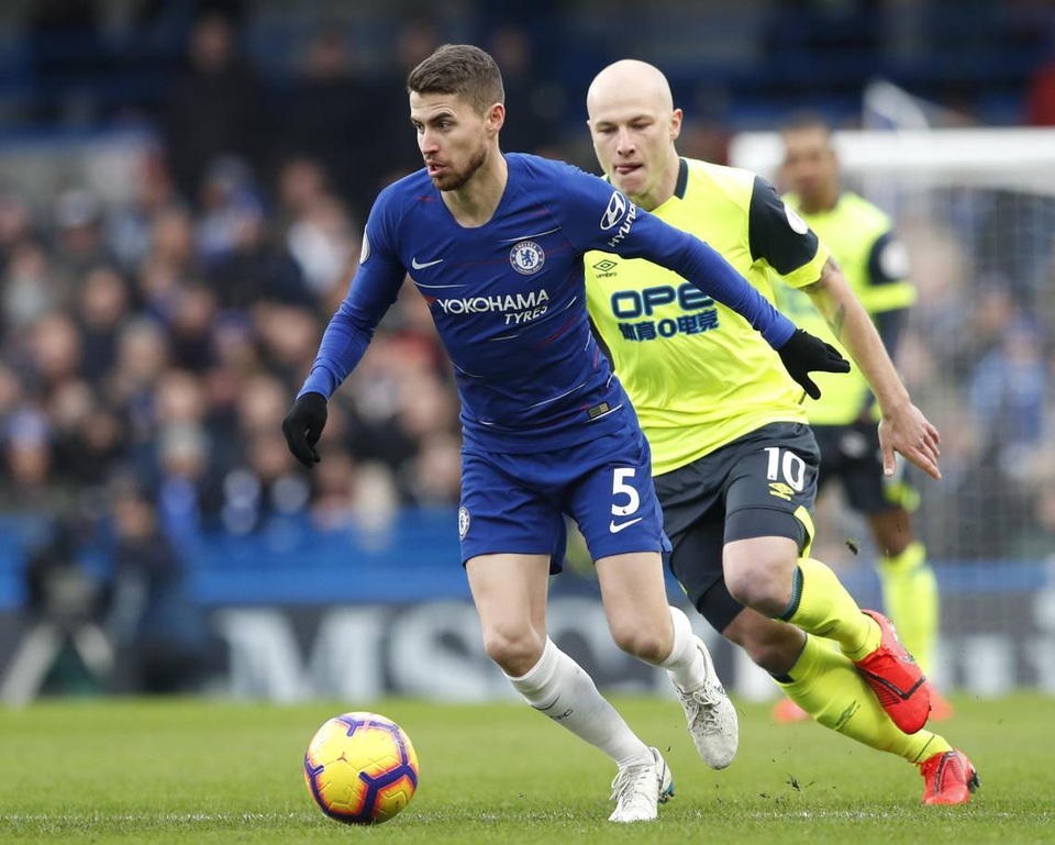 Nhìn lại màn tỏa sáng của Higuain trong trận đại thắng của Chelsea - 7 Nhìn lại màn tỏa sáng của Higuain trong trận đại thắng của Chelsea - 7