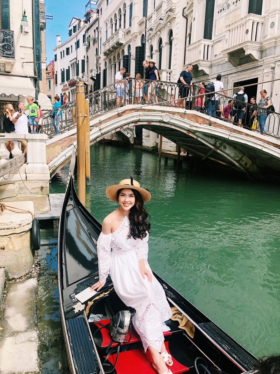 Hoa hậu Tường Linh gây choáng với bộ ảnh mỗi tháng đi du lịch một nước  - 1  Hoa hậu Tường Linh gây choáng với bộ ảnh mỗi tháng đi du lịch một nước  - 1