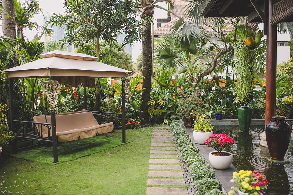Hoa hậu Hà Kiều Anh ăn mặc giản dị cùng các con gói bánh chưng ngày Tết - 2 Hoa hậu Hà Kiều Anh ăn mặc giản dị cùng các con gói bánh chưng ngày Tết - 2