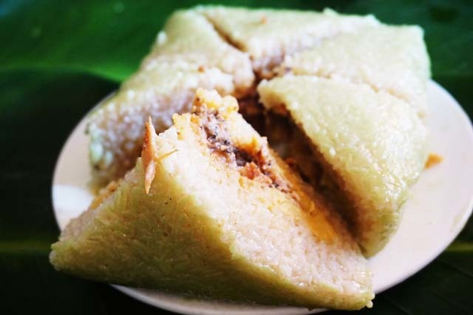 Cận Tết: Làng nghề bánh chưng tất bật, thu cả trăm triệu đồng - 12 Cận Tết: Làng nghề bánh chưng tất bật, thu cả trăm triệu đồng - 12