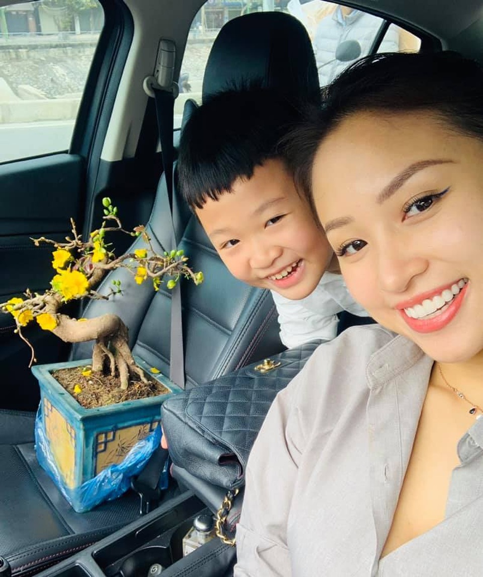“Mẹ đơn thân” Vân Hugo tiết lộ về cái Tết đặc biệt khi có bạn trai - 6 “Mẹ đơn thân” Vân Hugo tiết lộ về cái Tết đặc biệt khi có bạn trai - 6