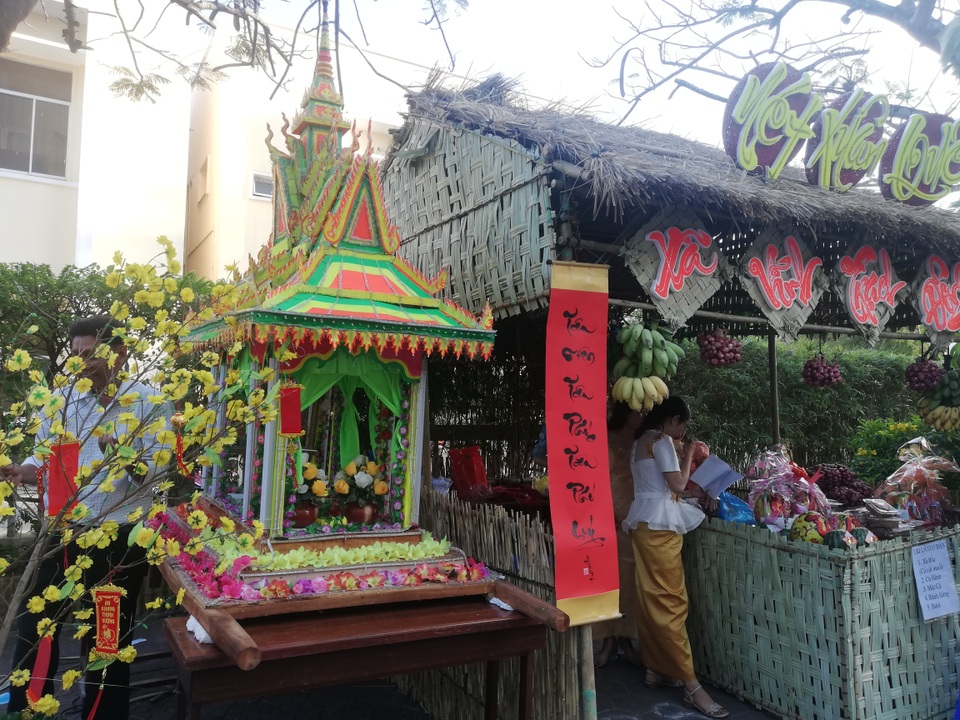 Đặc sắc gian hàng chợ quê Tết trên phố lần đầu xuất hiện ở Bạc Liêu - 4 Đặc sắc gian hàng chợ quê Tết trên phố lần đầu xuất hiện ở Bạc Liêu - 4