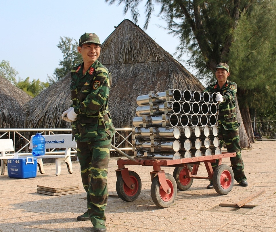 Cần Thơ: Hoàn tất công đoạn cuối cho màn bắn pháo hoa đêm Giao thừa - 1 Cần Thơ: Hoàn tất công đoạn cuối cho màn bắn pháo hoa đêm Giao thừa - 1