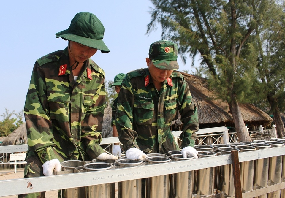 Cần Thơ: Hoàn tất công đoạn cuối cho màn bắn pháo hoa đêm Giao thừa - 2 Cần Thơ: Hoàn tất công đoạn cuối cho màn bắn pháo hoa đêm Giao thừa - 2