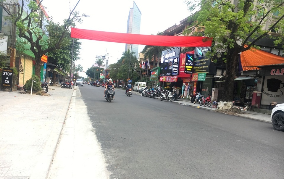 Duong Hung Vuong 1.JPG Duong Hung Vuong 1.JPG