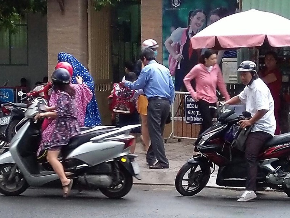 Hiệu trưởng và 1001 cách tương tác thú vị với học trò - 1 Hiệu trưởng và 1001 cách tương tác thú vị với học trò - 1
