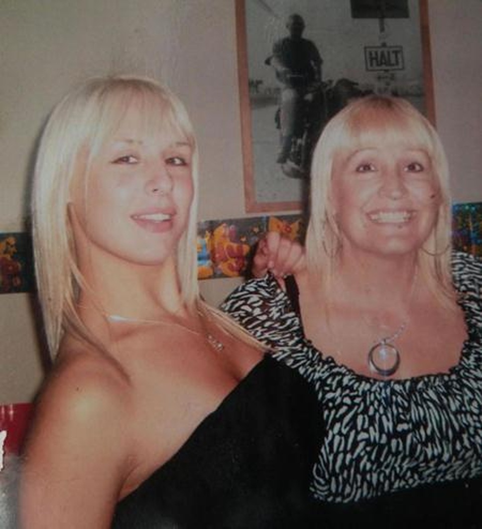 Mẹ U60 thoải mái đi nước ngoài bằng hộ chiếu của con U30 mà không ai phát hiện - 2 Mẹ U60 thoải mái đi nước ngoài bằng hộ chiếu của con U30 mà không ai phát hiện - 2