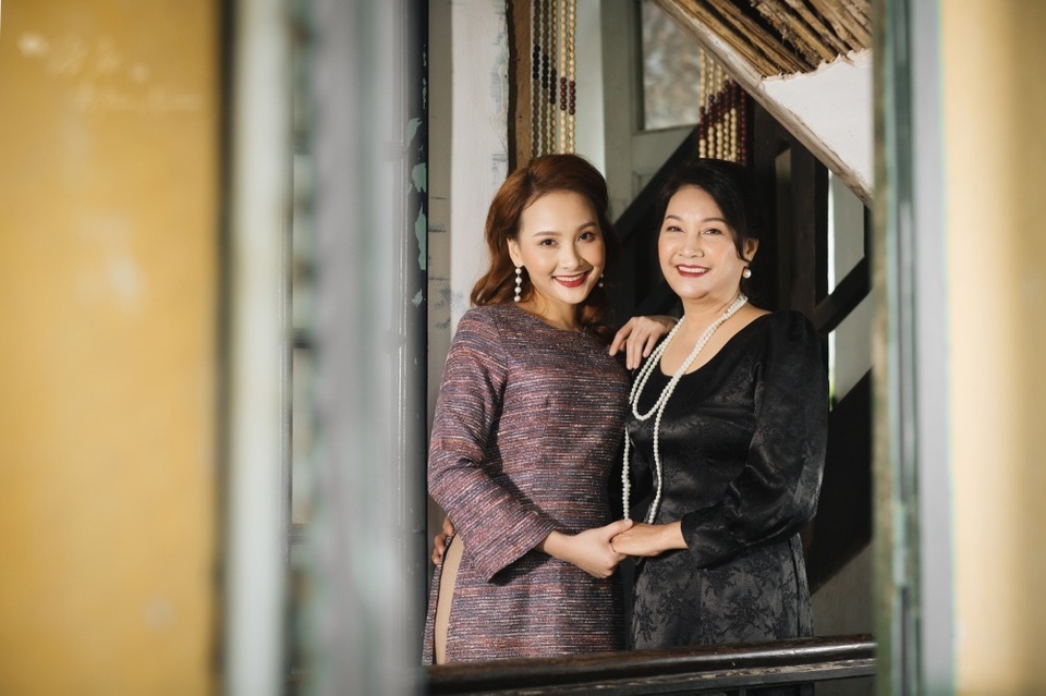 Xúc động những cuộc đoàn viên của dàn mỹ nhân Việt với mẹ đầu xuân mới - 15 Xúc động những cuộc đoàn viên của dàn mỹ nhân Việt với mẹ đầu xuân mới - 15