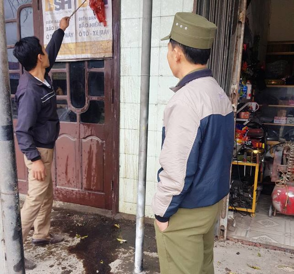Lo mất Tết vì bị uy hiếp, ném chất bẩn vào nhà - 3 Lo mất Tết vì bị uy hiếp, ném chất bẩn vào nhà - 3