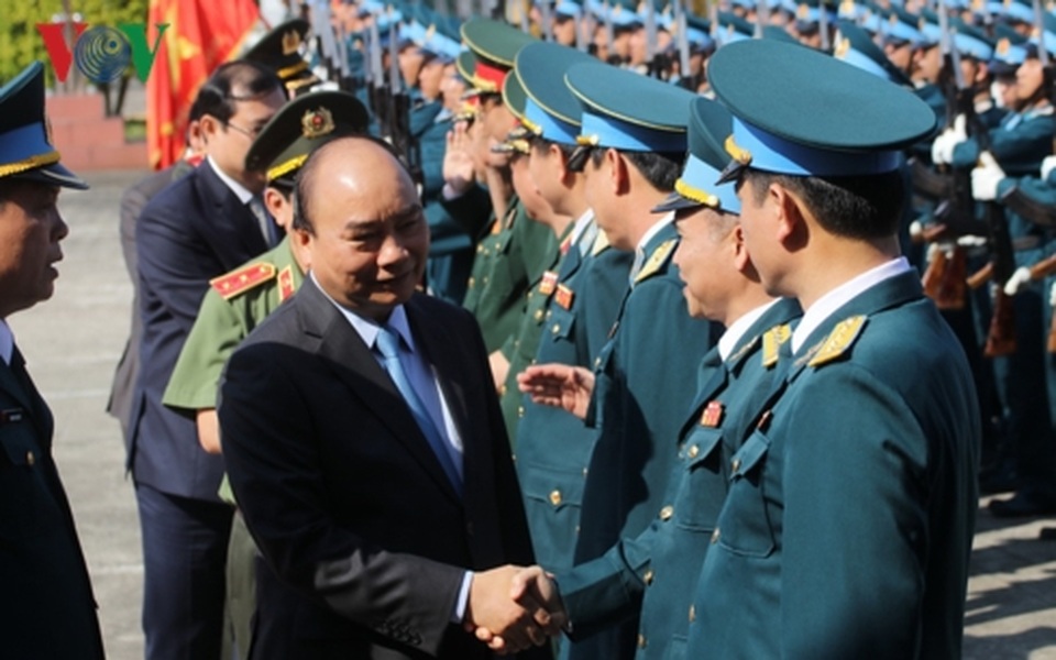 Thủ tướng Nguyễn Xuân Phúc thăm và chúc Tết Sư đoàn không quân 372 - 1 Thủ tướng Nguyễn Xuân Phúc thăm và chúc Tết Sư đoàn không quân 372 - 1