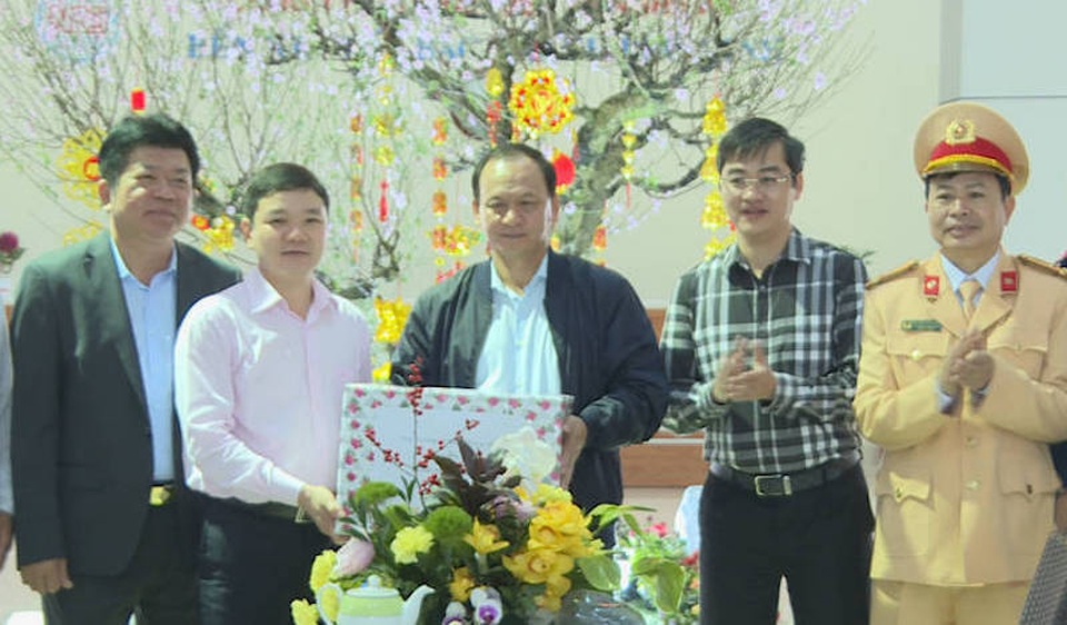 Không để hành khách, người dân lỡ chuyến, kịp về đón Tết cùng gia đình  - 2